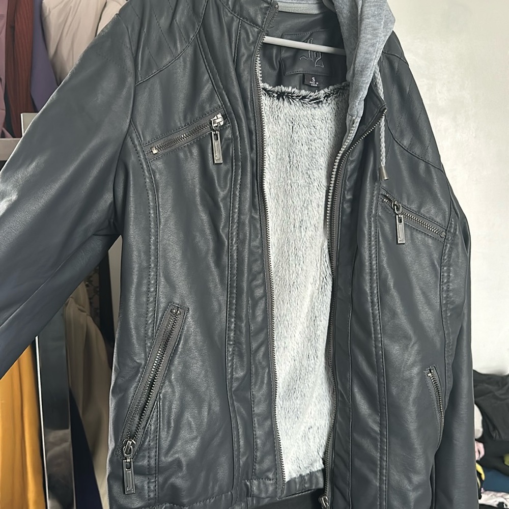 Gray leather jacket, with fur on the inside